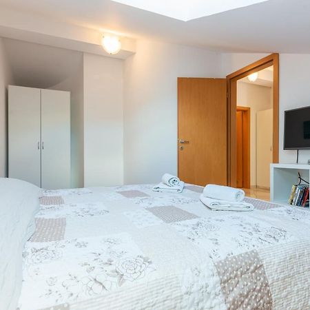 Apartment Mimoza 6, Baska, Krk Extérieur photo