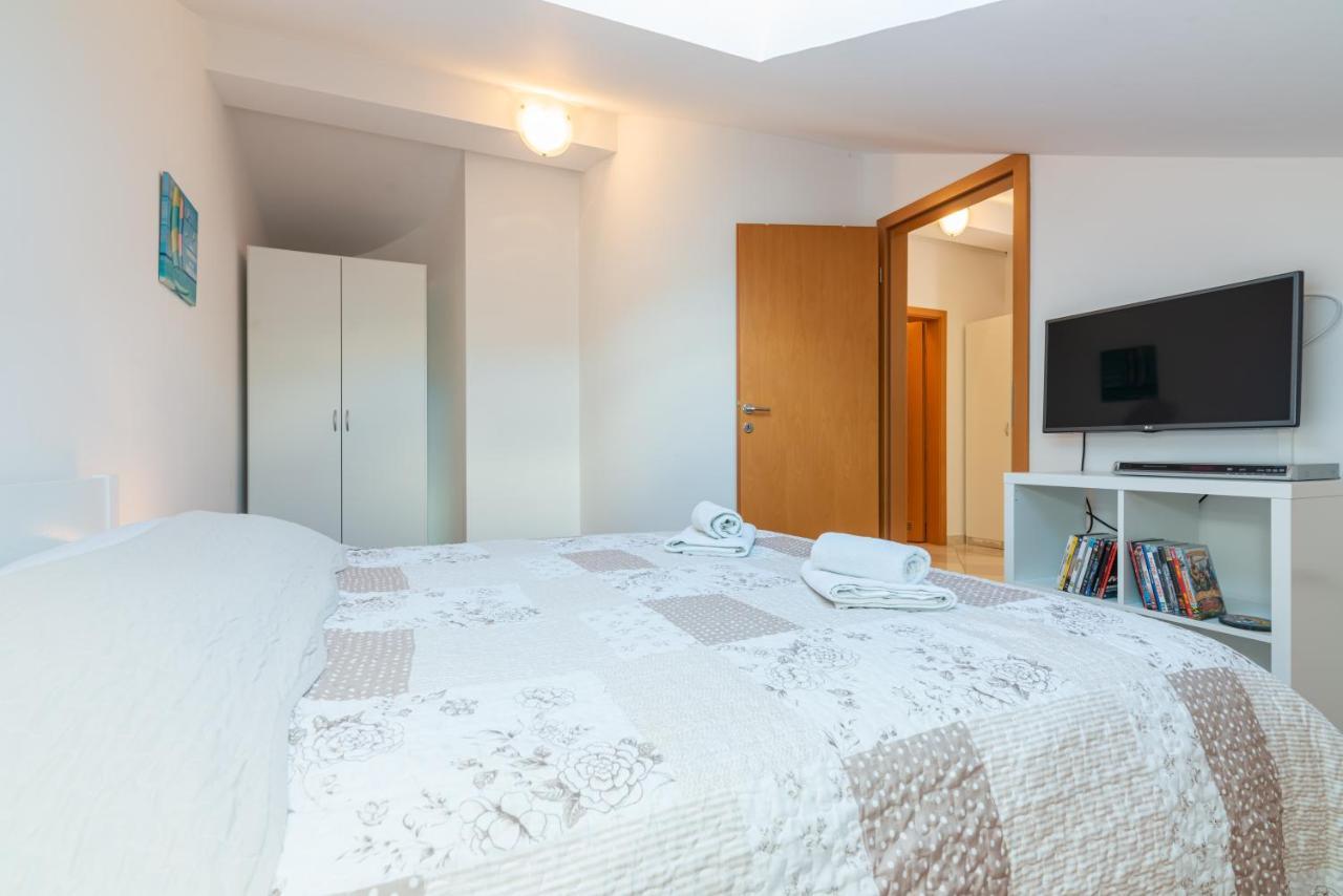 Apartment Mimoza 6, Baska, Krk Extérieur photo