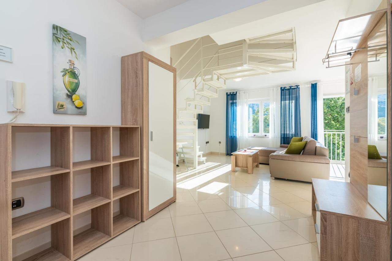 Apartment Mimoza 6, Baska, Krk Extérieur photo