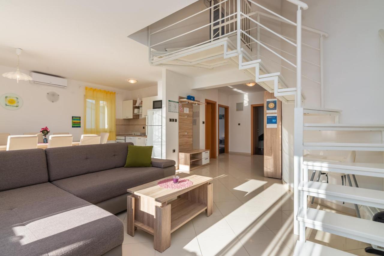 Apartment Mimoza 6, Baska, Krk Extérieur photo