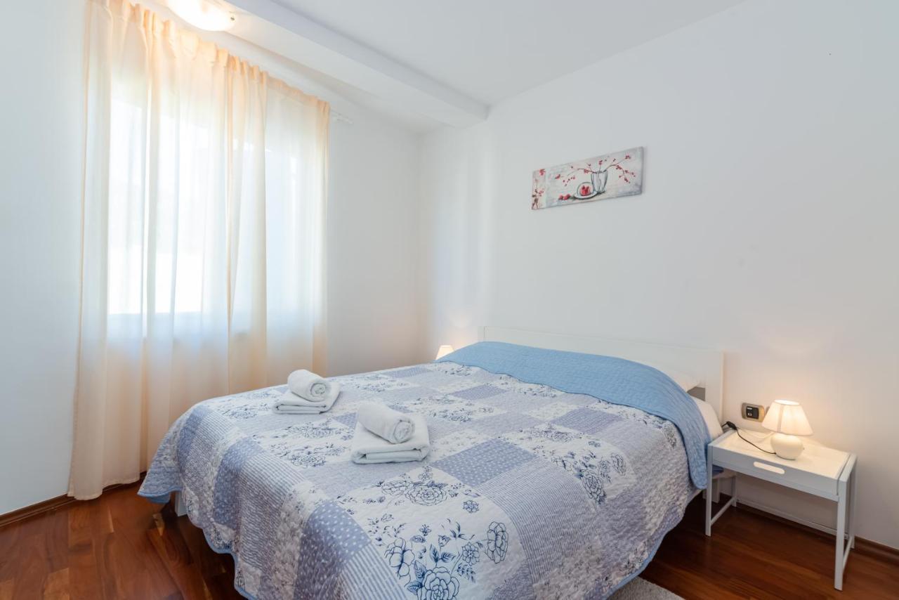 Apartment Mimoza 6, Baska, Krk Extérieur photo