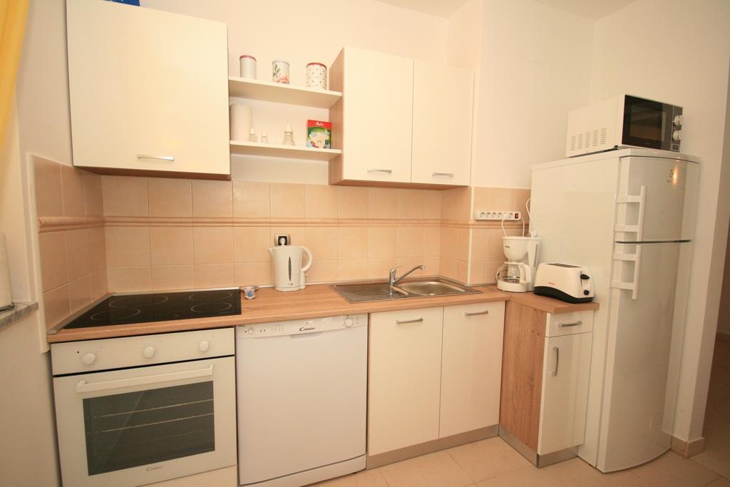 Apartment Mimoza 6, Baska, Krk Extérieur photo