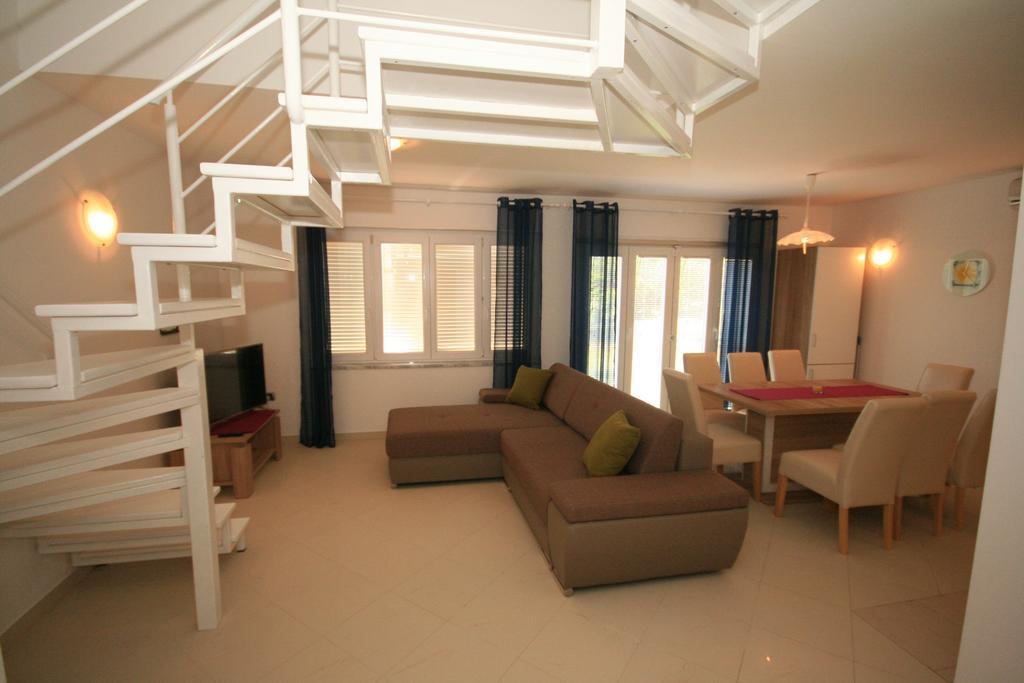 Apartment Mimoza 6, Baska, Krk Extérieur photo